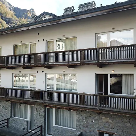 5 Minutes From Monterosa Ski, Small Aparthotel Gressoney-la-Trinité