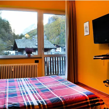 5 Minutes From Monterosa Ski, Small Cottage 3*