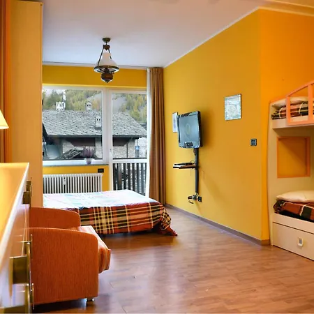 5 Minutes From Monterosa Ski, Small Aparthotel 3*