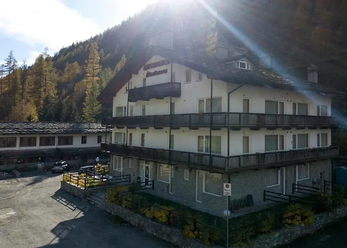 5 Minutes From Monterosa Ski, Small Cottage 3*