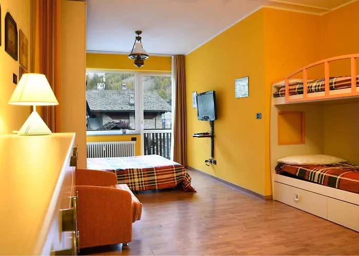 5 Minutes From Monterosa Ski, Small Cottage Aparthotel 3*